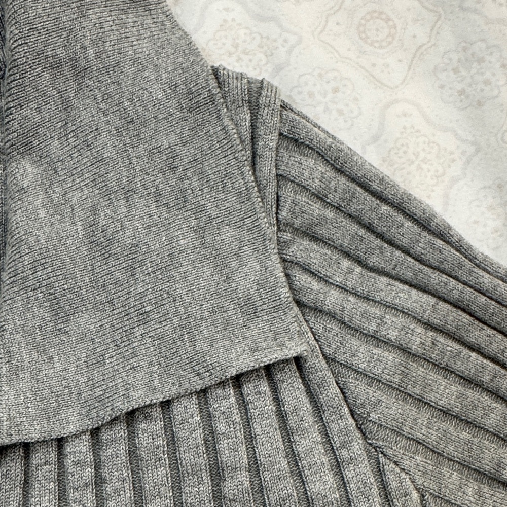 Gray Ribbed Knit Zipper Crop Top - Picture 6 of 7